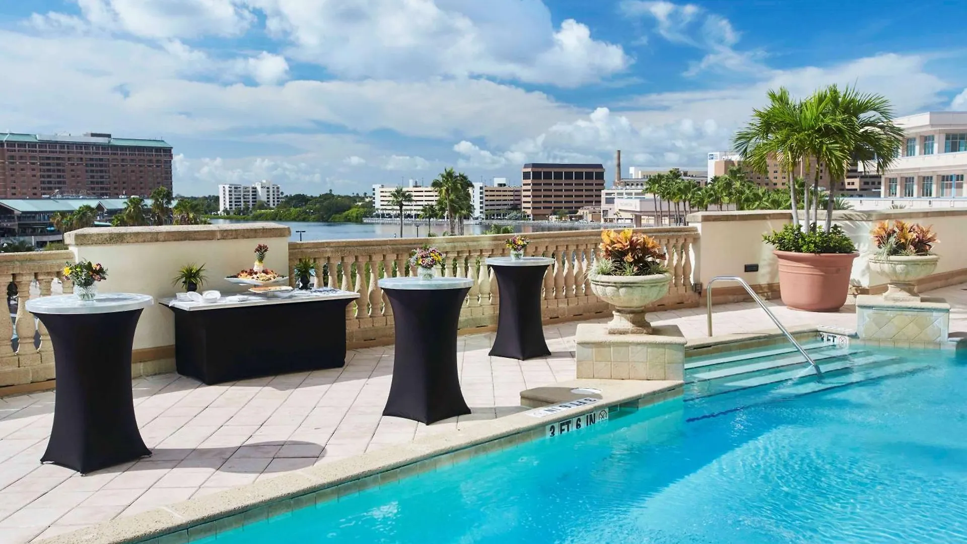Hotel Embassy Suites By Hilton Tampa Downtown Convention Center