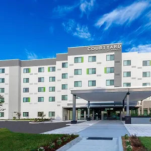 Courtyard By Marriott Northwest/veterans Expressway Hotel